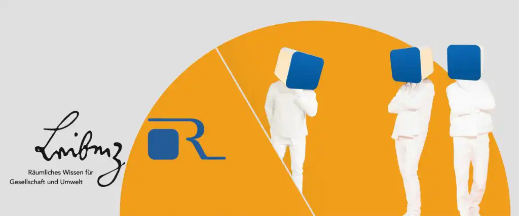 Themenbild des Raumwissenschaftlichen Kolloquiums 2025: Links das Logo des Leibniz R-Netzwerks, rechts drei menschliche Körper in weißer Kleidung mit einem quadratischen Volumen auf dem Kopf.