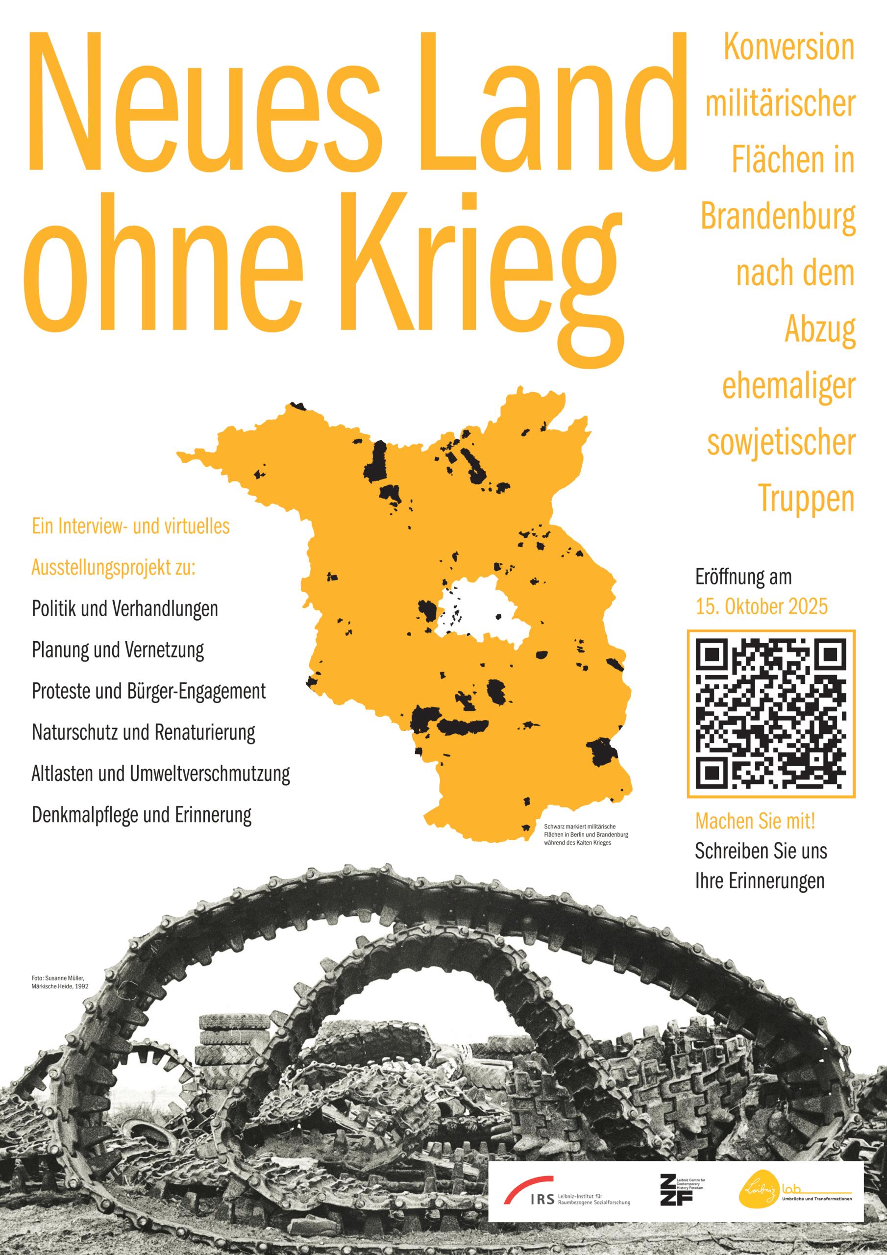 Das Poster zur Online-Ausstellung "Neues land ohne Krieg". Zu sehen ist eine Karte Brandenburgs und Berlins, in der die militärischen Flächen markiert sind.
