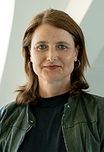 Porträt der Pressesprechering des Leibniz-Institut für Raumbezogene Sozialforschung (IRS), Claudia Roth.