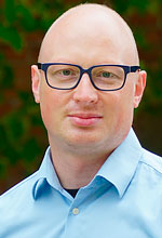 Porträt des Referenten für Wissenschaftskommunikation am Leibniz-Institut für Raumbezogene Sozialforschung (IRS), Felix Müller.